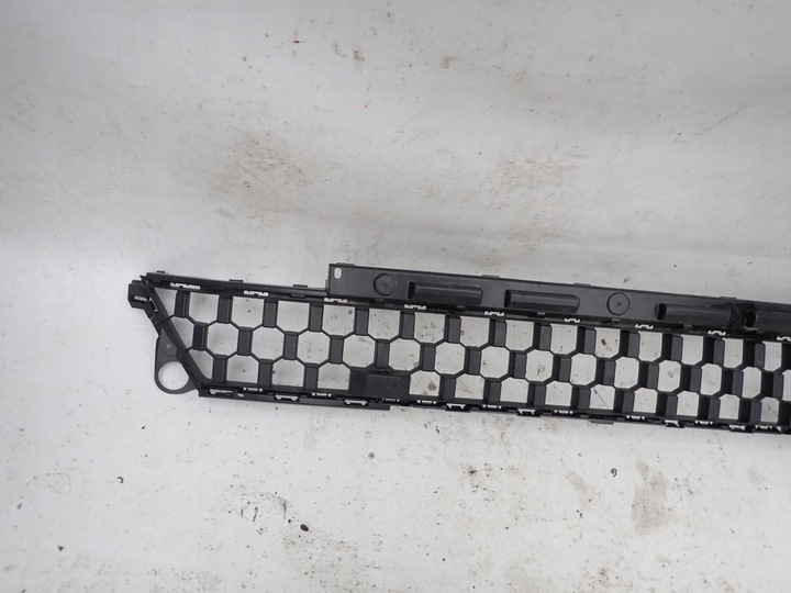 фото №3, Renault megane e-tech 22- решётка бампера перед передняя средняя