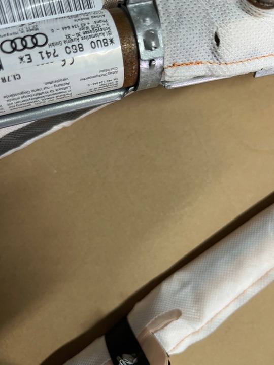 фото №8, Шторы воздушные audi q3 шторка крышная audi q3 8u0880741d 8u0880742d