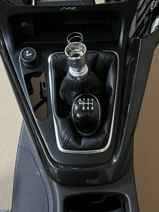 фото №12, Ford focus mk3 рестайлинг 14- подлокотник туннель комплектный европа