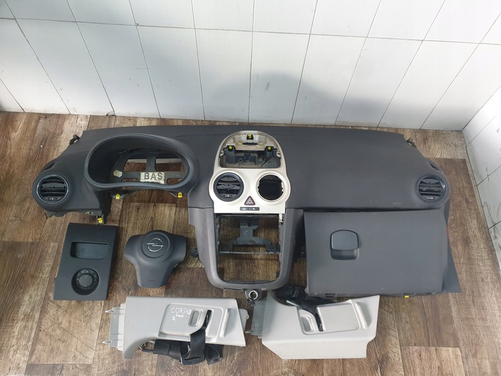 фото №1, Панель консоль opel corsa d