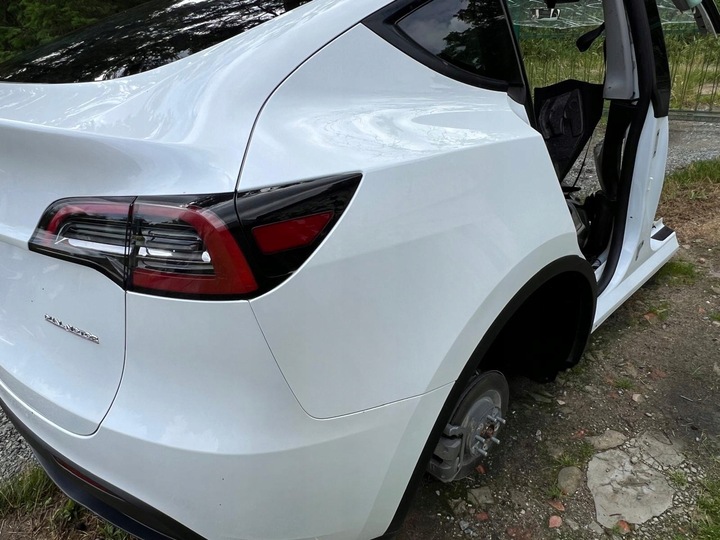 фото №6, Tesla модель y бампер зад задній