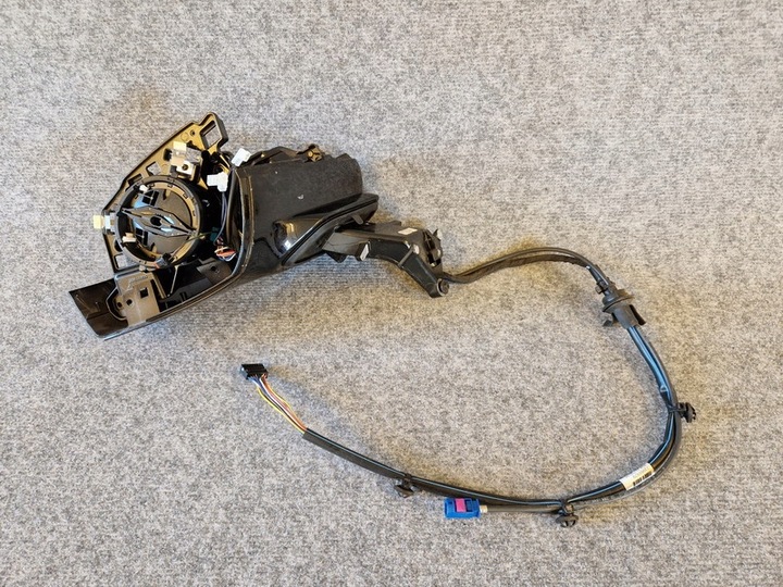 фото №1, Bentley bentayga 36b 36b857539 зеркало левая оригинальный номер