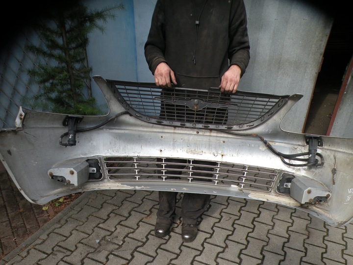 фото №10, Chrysler voyager iv бампер + решётка + противотуманные фары перед