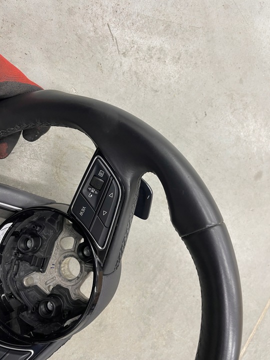 фото №16, Кермо багатофункціональна a4 b9 a5 8w шкіра зрізана пелюстки