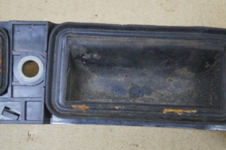 фото №5, Vw golf v plus накладка кришки мікровимикач 1t0827574f