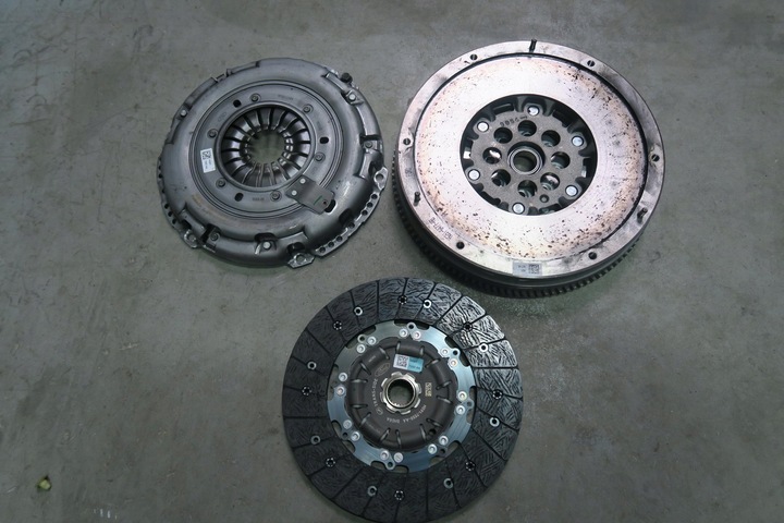 фото №1, Ford mondeo mk5 2.0 ecoblue комплектні зчеплення колесо двомасовий