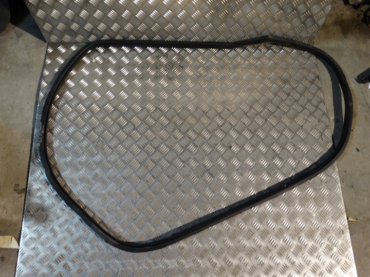 фото №1, Идеальная прокладка дверь задняя mercedes gle w167 1