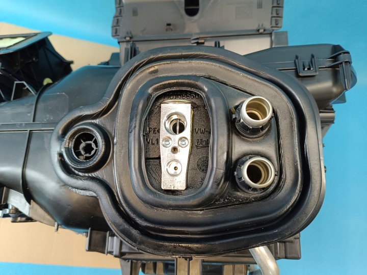 фото №9, Vw tiguan ii 2 рестайлінг 1,5 tsi 110kw 2022 r комбайн обігрівач 5wb816001b