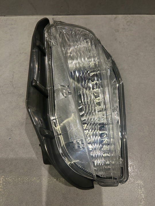 фото №3, Поворотник поворот toyota prius v plus 12-