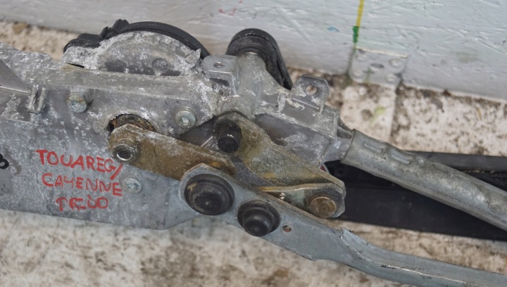 фото №9, Механізм склоочисника перед vw touareg 7l0955023k
