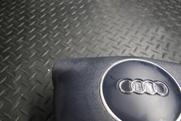 фото №7, Подушка подушка  кермо audi a4 b6 8e0880201aa