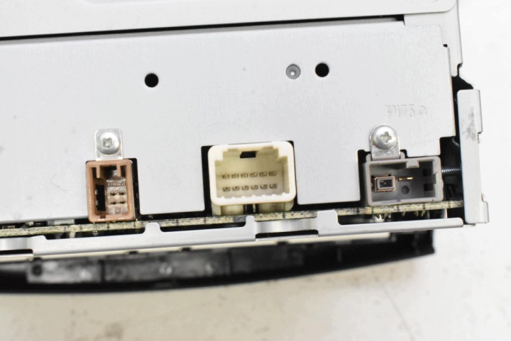 фото №8, Магнитола автомагнитола (радио, проигрыватель) cd usb 39101-68la0 suzuki swift 5 v mk7 10-15