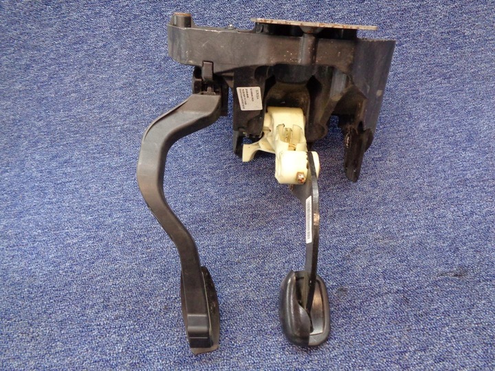 фото №11, Педаль педали 51806763 alfa romeo giulietta 1.6 16v jtdm 2010- европа