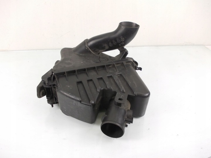 фото №6, Корпус фільтра повітря 17751-33040 toyota yaris 1 99-05 1,4 d4d