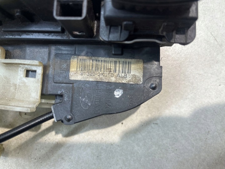 фото №7, Замок дверь правая перед 4pin hyundai sonata iv v6 3.3 813203k010