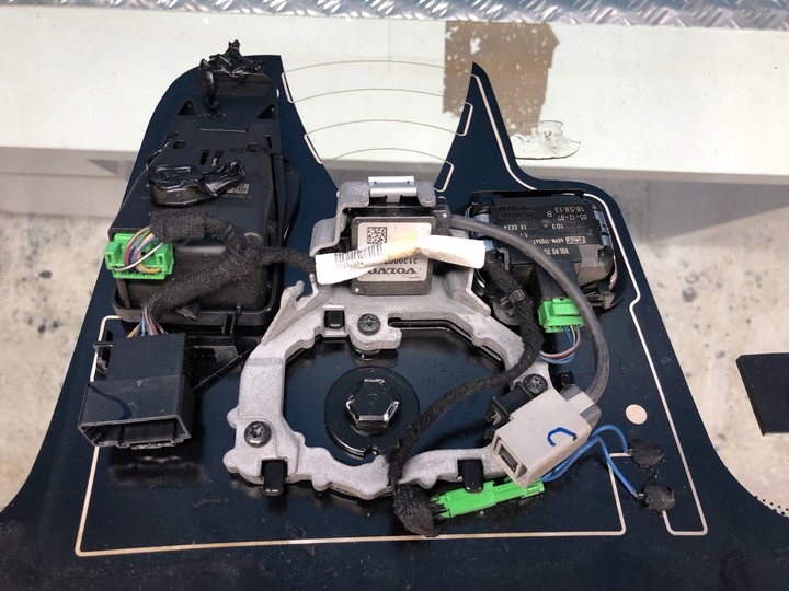 фото №4, Volvo xc60 i стекло перед передняя лобовое радар