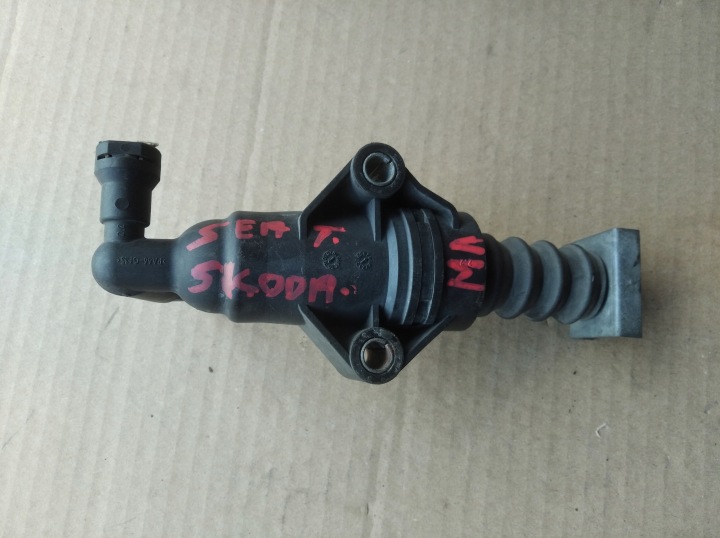 фото №6, Циліндр зчеплення насос зчеплення vw golf iv seat 1,6b 1j0721261f