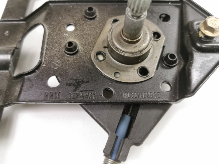 фото №10, Подъемник стекла do vw golf, vento з спереди po правой 1h0837402b