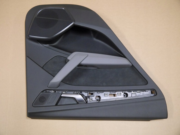 фото №1, Audi q5 80a боковина двері лівий зад алькантара