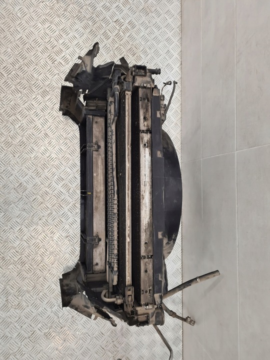 фото №16, Mercedes w212 pas переднє радіатор рестайлінг 2.2cdi a2045000100 a2045003603