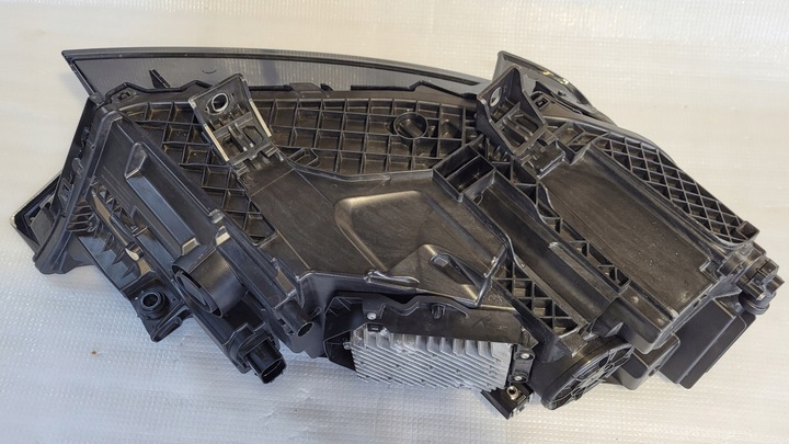 фото №8, Audi q7 рестайлінг 4m0941039d лампа ліва matrix