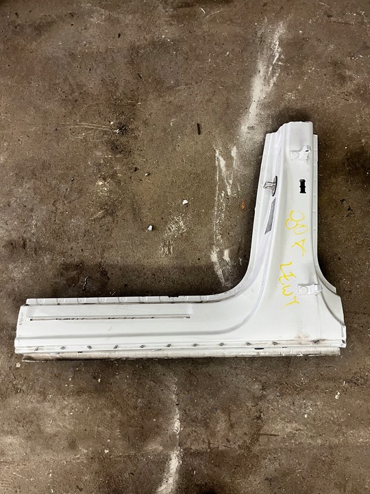 фото №1, Audi q5 ii 80a чверть ліва лівий стійка b середній двері поріг петлі