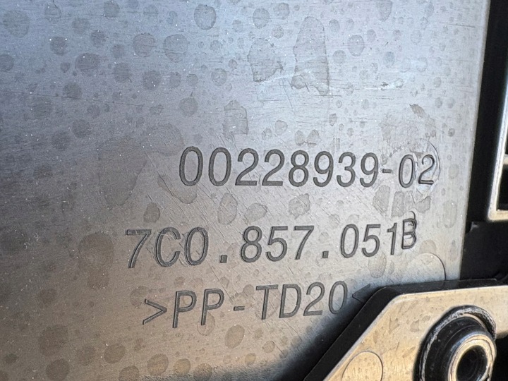 фото №10, Vw crafter рік 2021 консоль po wyszczale 7c0857051b