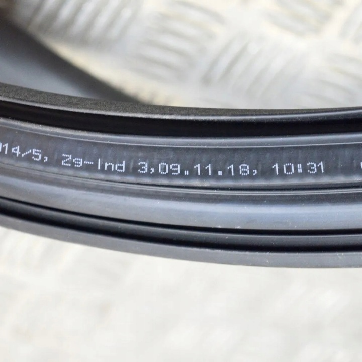 фото №6, Уплотнитель задних правых дверь audi a7 sportback 4ka 4k8833708d 13553609