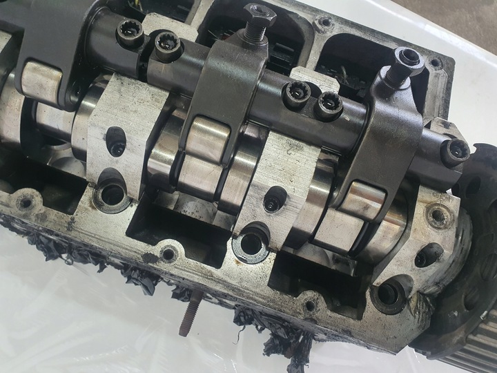 фото №5, Головка + кришка клапанів vw caddy iii 2005r 2.0 sdi bdj