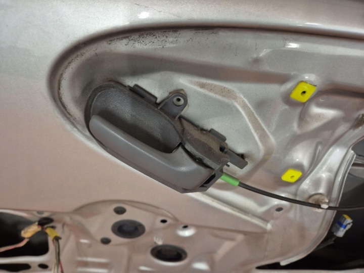 фото №9, Peugeot 107 i 1.0 kat 05-08 дверь перед передние правое