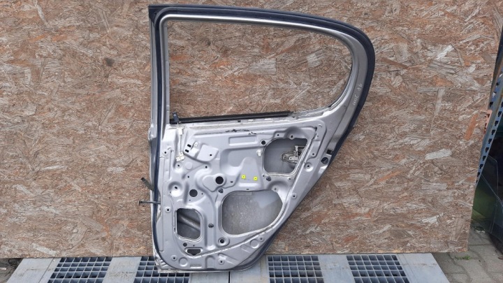фото №13, Двері зад праве toyota yaris i рестайлінг 1.4d 04r 1d2