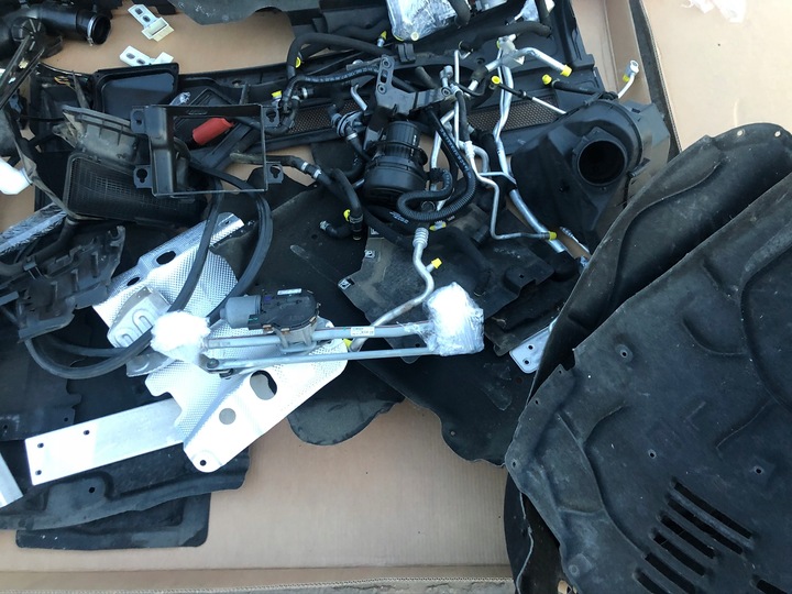 фото №10, Audi a8 d4 рестайлинг 4,0 tfsi перед комплектный ly9t lx7r i другие acc 360° 6 pdc