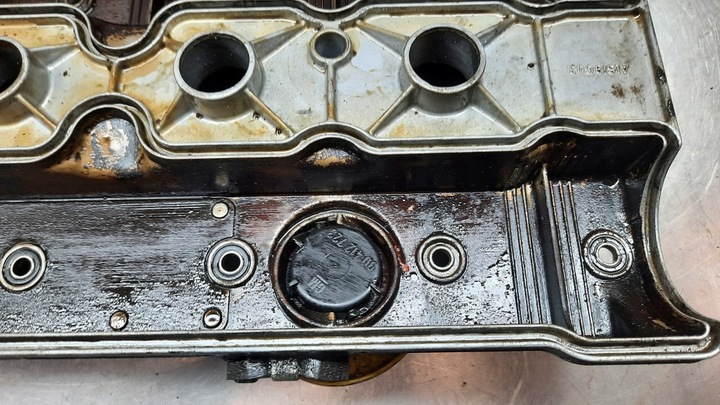 фото №11, Кришка клапанів 90470439 opel astra g 1.6 16v