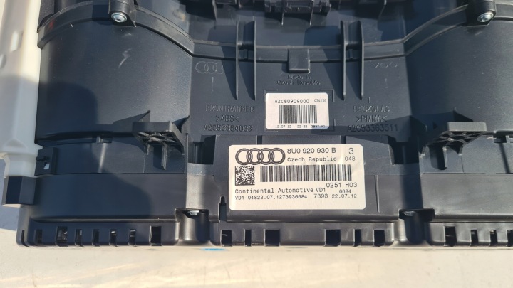 фото №6, Audi q3 8u 11-18r 2.0 tfsi спидометр приборы 8u0920930b