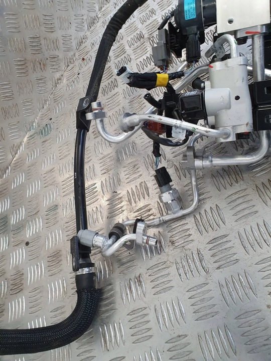 фото №6, Renault megane e-tech 2022-2024 шланг клапан кондиционера