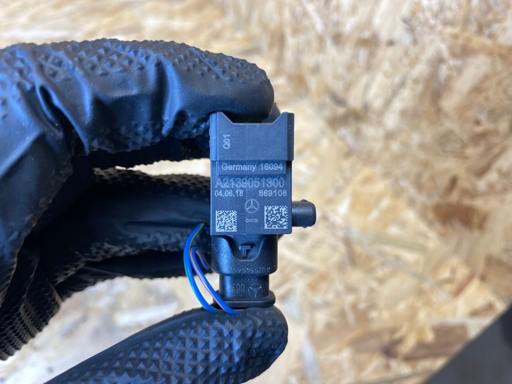 фото №9, Датчик удара штекер mercedes w205 w213 a2139051300