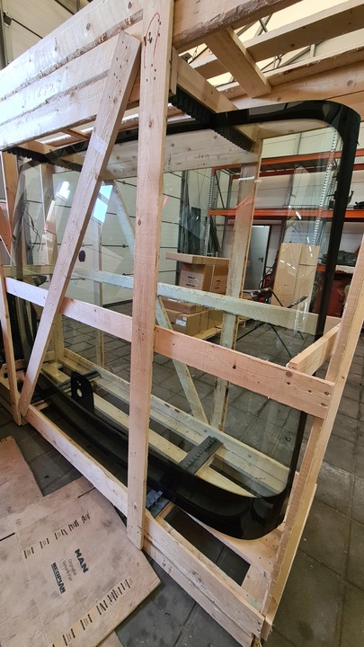 фото №1, Man lion's coach скло передня скло лобове з підігрівом