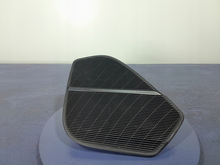 фото №1, Audi q7 ii 4m заглушка динамика дверь зад правых bang olufsen 4m8868152a