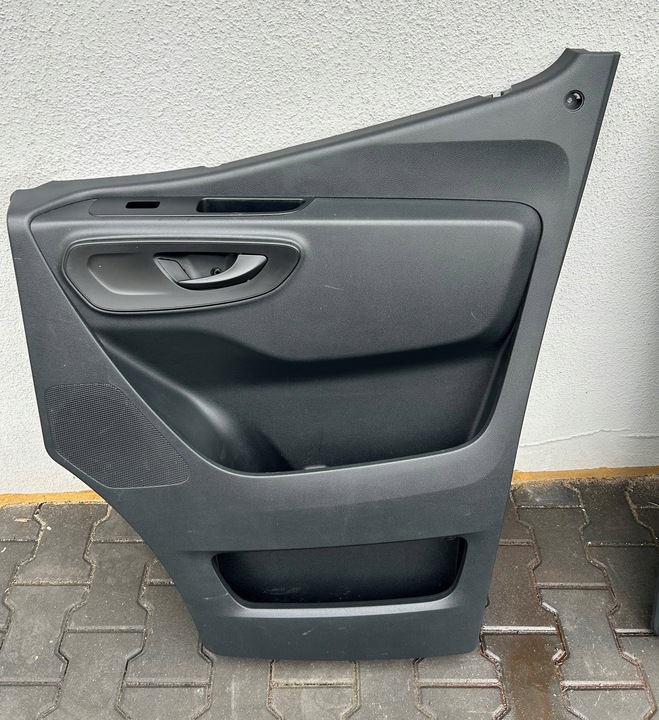 фото №1, Боковина обивка дверь правые sprinter 907 910 20r