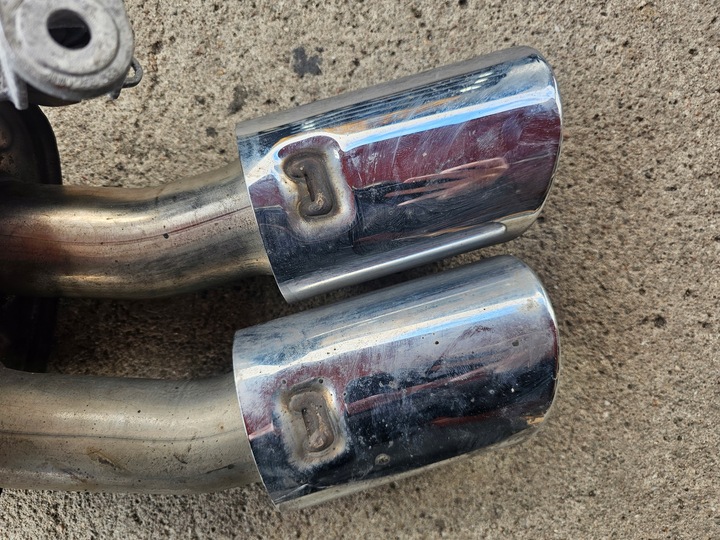 фото №13, Audi s4 b9 3.0 tfsi вихлоп глушник кінцевий лівий з кришка 8w0253611b