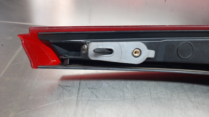 фото №9, Лампа зад задня ліва 32293876 volvo v90 пошкоджені кронштейни