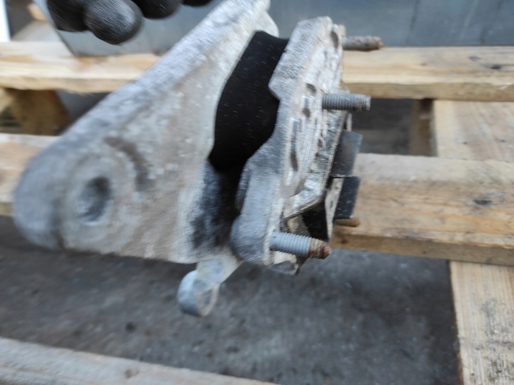 фото №7, Audi a4 s4 b9 подушка лапи коробки 8w0399118d