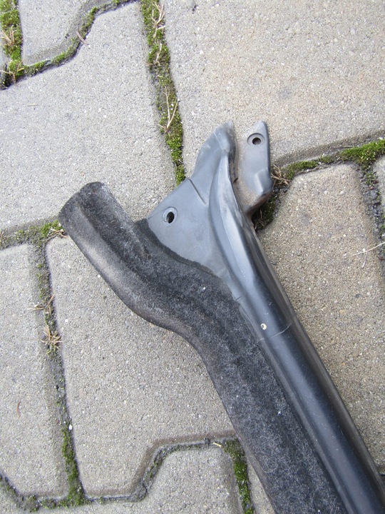 фото №11, 8 mercedes clk w208 права передня гумова прокладка кузовна двері