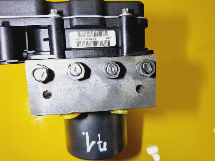 фото №8, Насос модуль управления abs mr977096 smart forfour i nr71