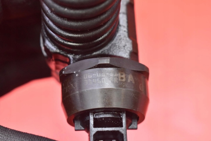 фото №8, Форсунка насос-форсунка 038130073ag 041472215 vw touran 1 i 1.9 tdi 90 km 03-06