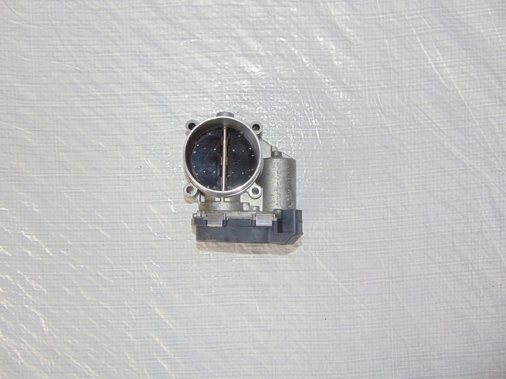 фото №1, Vw passat b8 дросельна заслінка 2,0 tdi 06e133062c
