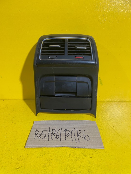 фото №7, Audi a4 b8 решётки воздуховод гнездо прикуривателя бардачок 8k0864376