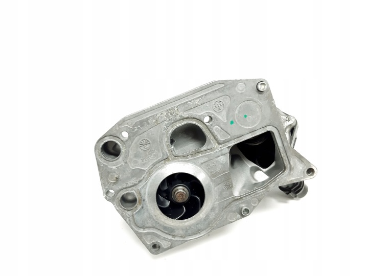 фото №6, Bmw 3 f30 2.0d b47d20a 8514458 водяной насос термостат