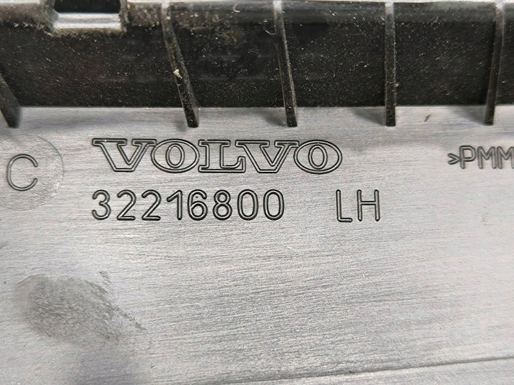 фото №7, Volvo xc60 2019 левая сторона планка дверь задних