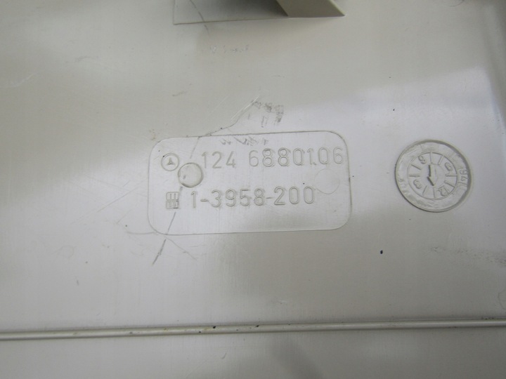 фото №11, 3 mercedes w124 podnuzek защита стойка порога пола левая бежевая кремовый